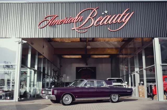 Image of Mercury PARK LANE 4-Door Sedan 6.4 V8 300hp 6.4 kW
